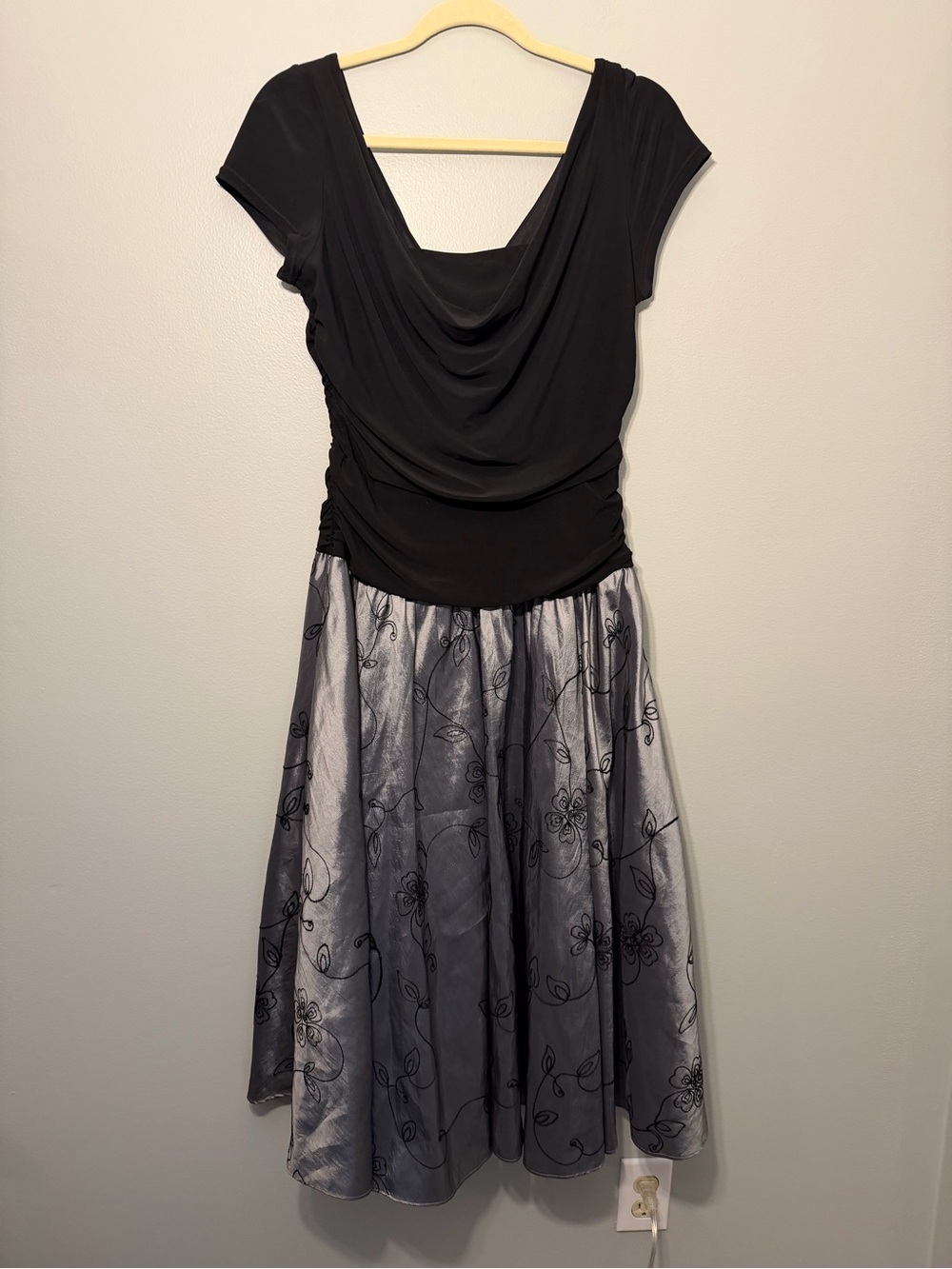 dressbarn Black Top with Silver‎ Floral Midi Skirt